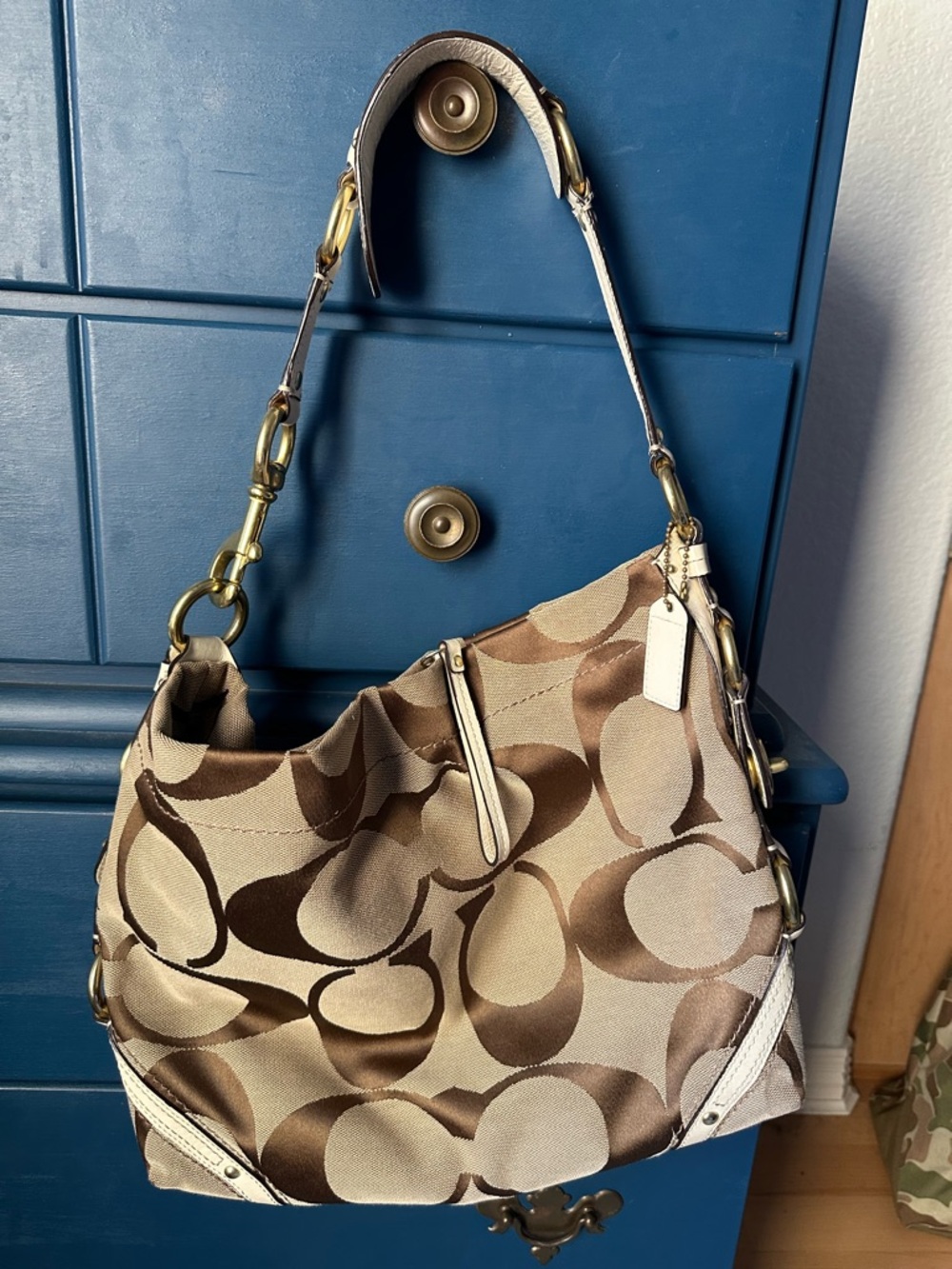 Coach Beige and Tan Signature Canvas Hobo Shoulder Bag - Picture 2 of 6